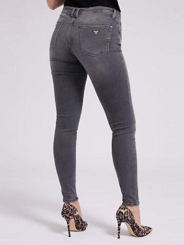 Skinny Jeans 'Annette' di GUESS in grigio