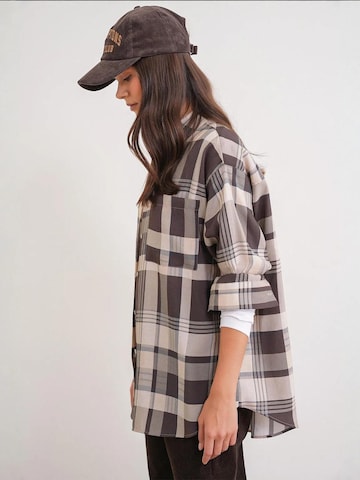 MixRay - Blusa em castanho