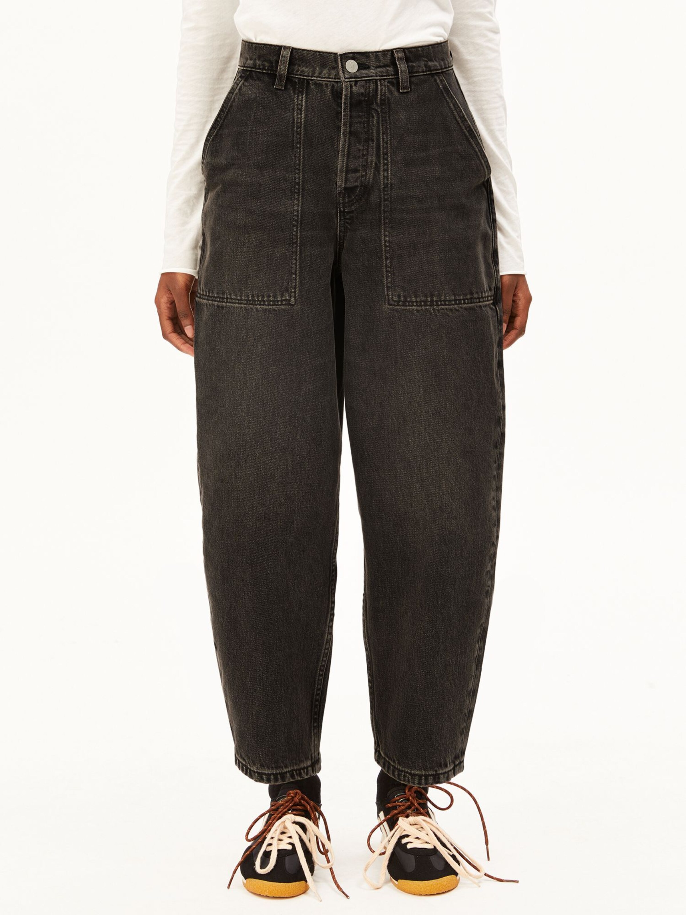 ARMEDANGELS Loosefit Jeans in Zwart: voorkant