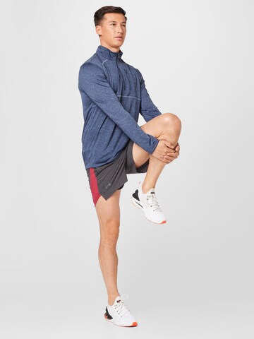 UNDER ARMOUR Regular Shorts 'Launch' in Grau