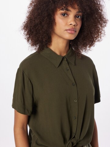 Camicia da donna 'Cornelia' di ABOUT YOU in verde