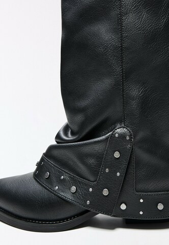 Bershka Cowboylaarzen in Zwart
