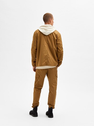 SELECTED HOMME Between-Season Jacket 'SKYE' in Brown