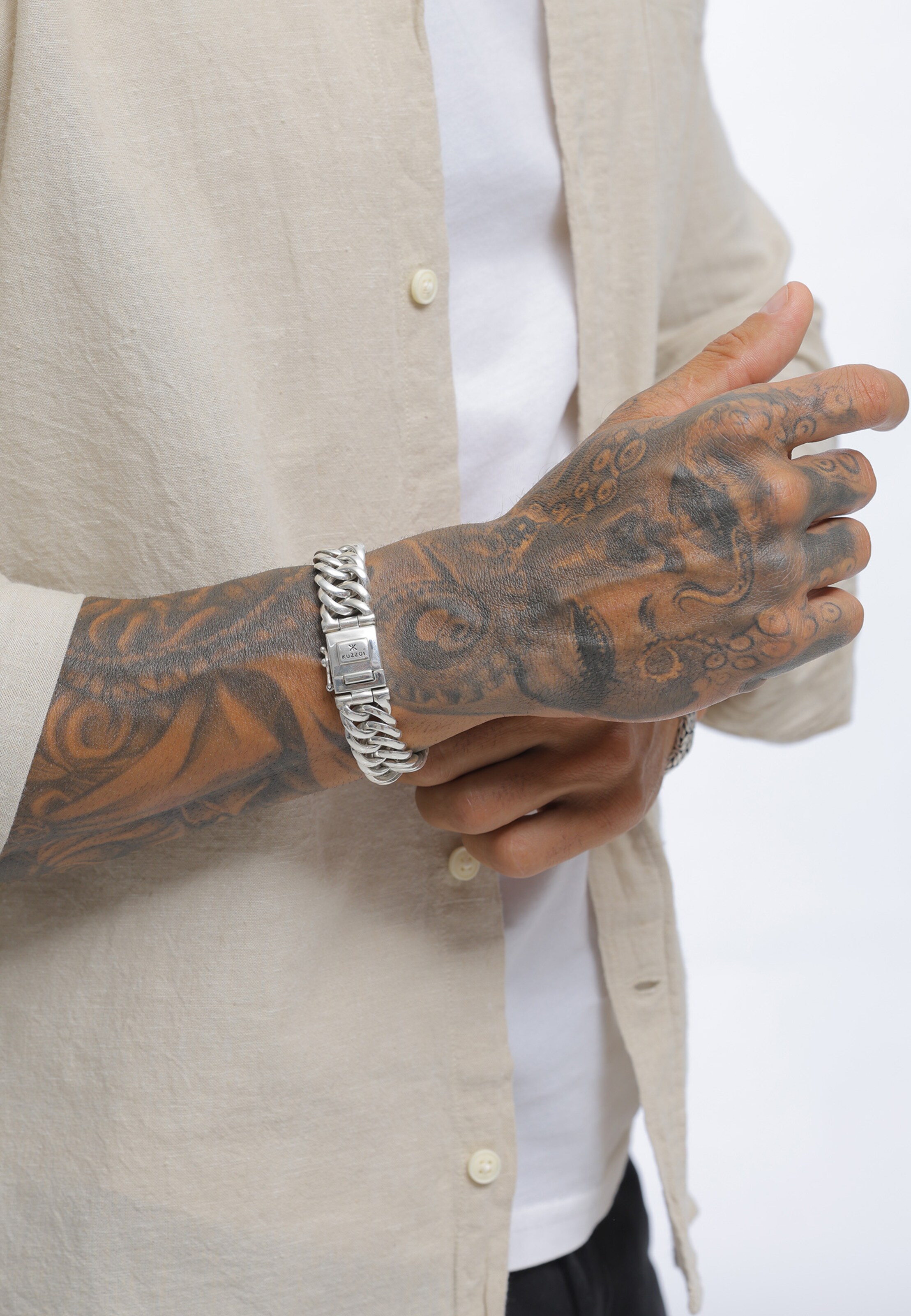 KUZZOI Bracelet in Silver: front