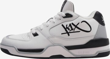 Sneaker bassa di K1X in bianco: frontale