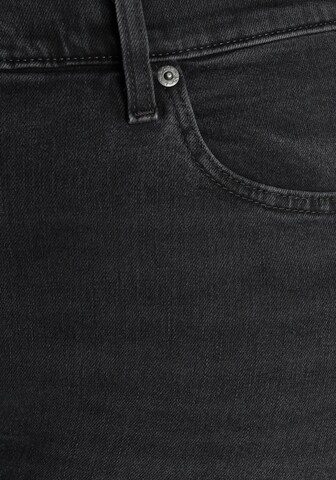 Levi's® Plus Regular Jeans in Black