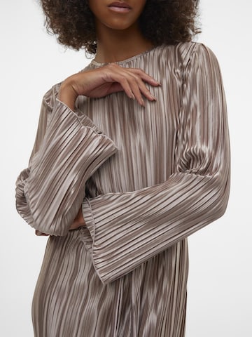 Robe 'RIKKI' VERO MODA en marron