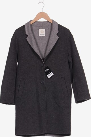 Malvin Jacket & Coat in M in Grey: front