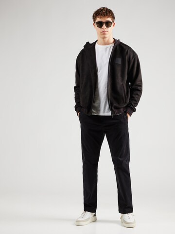 HUGO Slimfit Chino kalhoty 'David251D' – černá