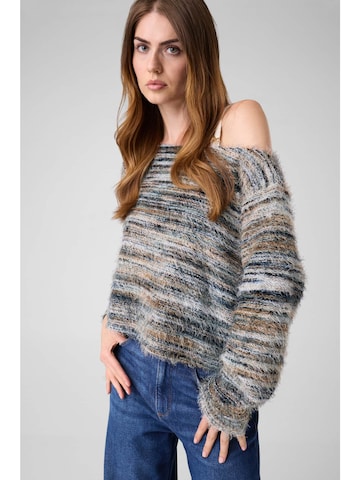 GUESS Sweater in Green: front