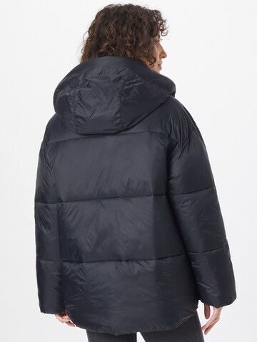 Abercrombie & Fitch Zimní bunda – černá