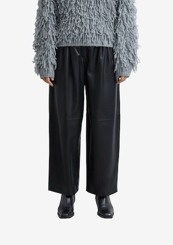 Loosefit Pantalon à pince COMMA en noir : devant