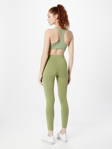 Nike Sportswear Скинни Леггинсы 'Essential' в Зеленый