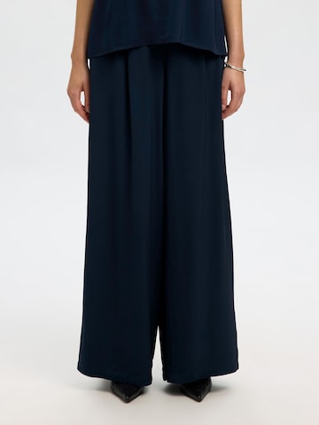 Wide leg Pantaloni di SELECTED in blu: frontale