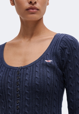 HOLLISTER Sweater in Blue: front