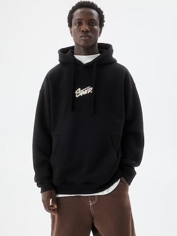 Pull&Bear Sweatshirt in Zwart: voorkant