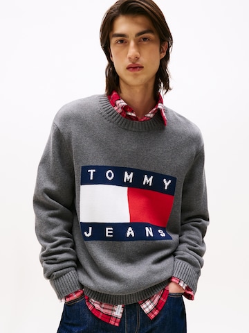 Pull-over Tommy Jeans en gris : devant