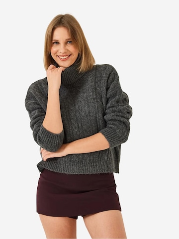 Pullover di Bianco Lucci in grigio