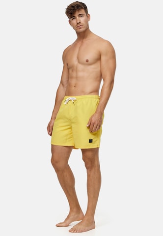 INDICODE JEANS Board Shorts 'Ferguson' in Yellow