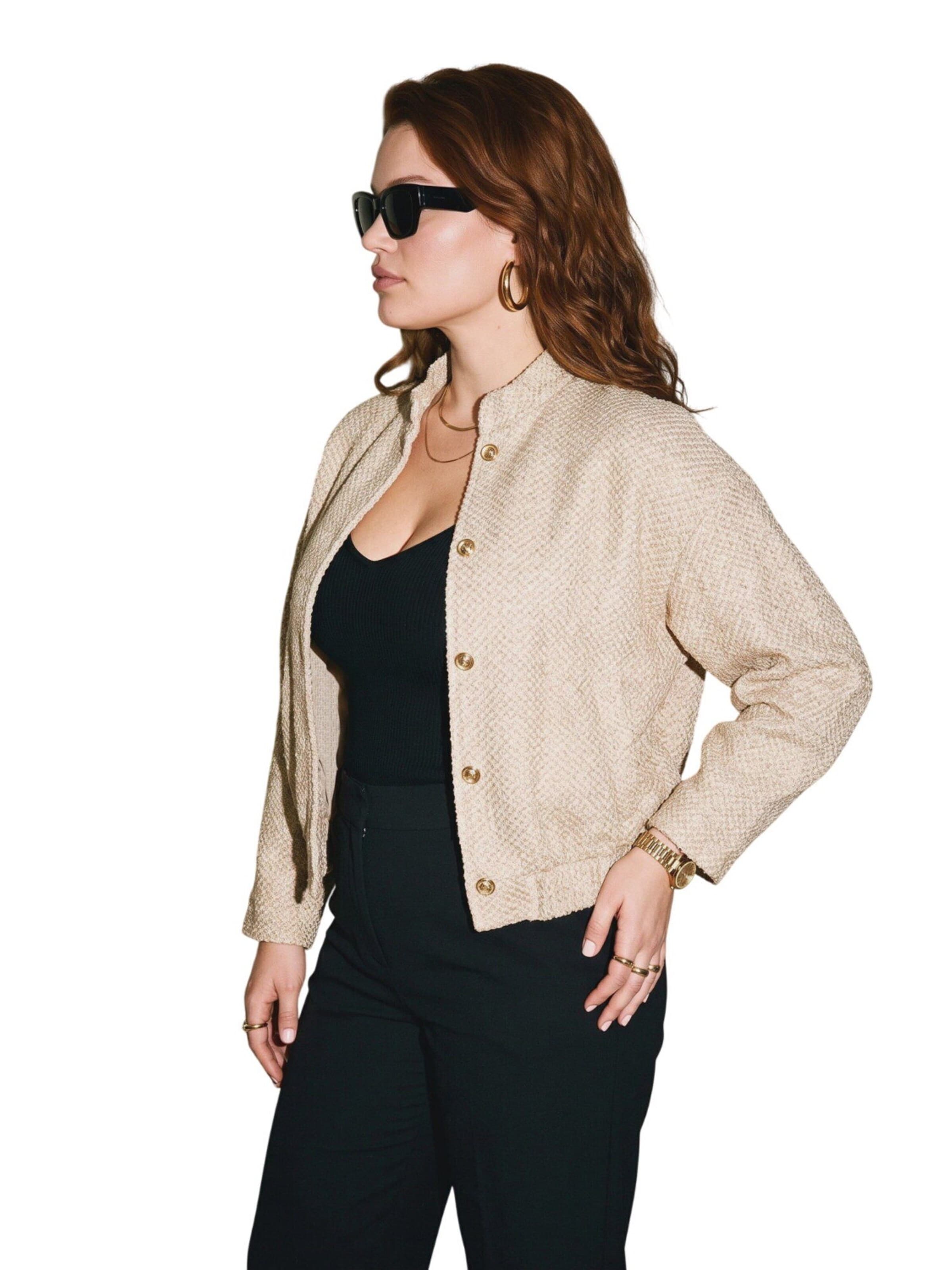 Shape Of You Between-season jacket in Gold