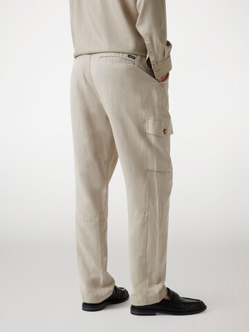 GUESS Regular Cargo Pants in Beige