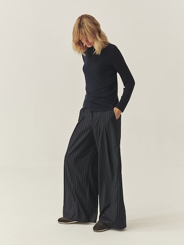 Wide leg Pantaloni con pieghe 'New York' di TATUUM in blu
