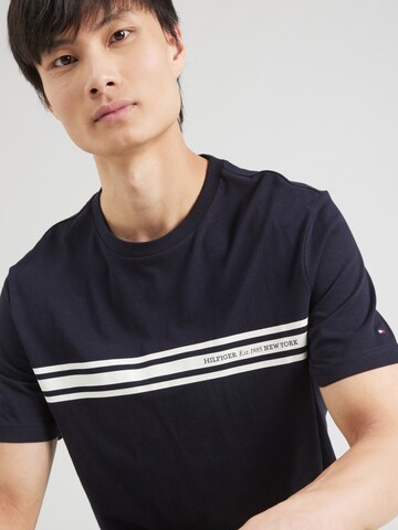 TOMMY HILFIGER Bluser & t-shirts i blå