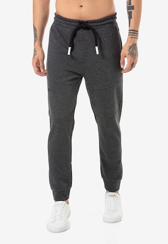 Redbridge Regular Pants 'Filton' in Grey: front