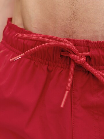 raudona JACK & JONES Maudymosi trumpikės 'JPSTMAUI'