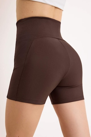 Trendyol Skinny Leggings in Brown