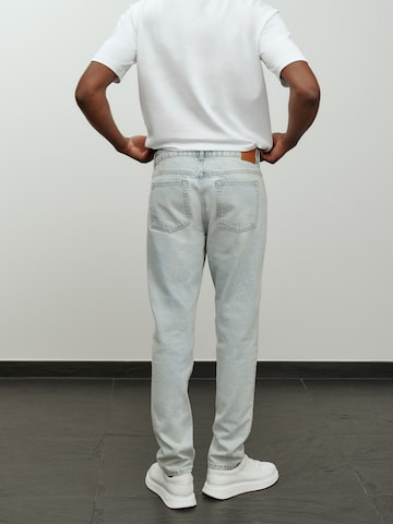 Regular Jean 'Essential' DAN FOX APPAREL en bleu