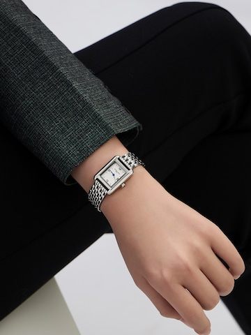 Victoria Hyde Analog Watch ' Retro ' in Silver: front