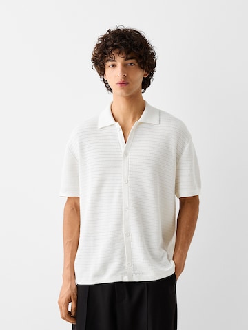 Bershka Regular fit Button Up Shirt in White: front