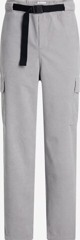 Calvin Klein Jeans Широка кройка Карго панталон в сиво: отпред