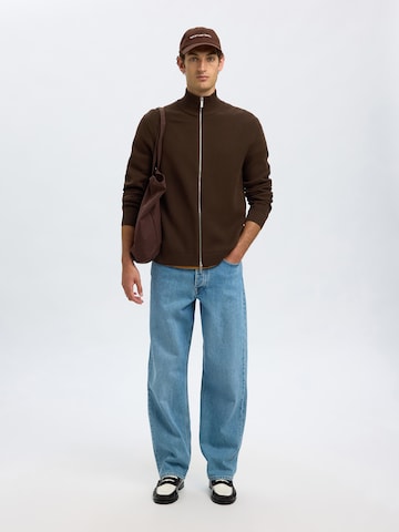 SELECTED Cardigan i brun