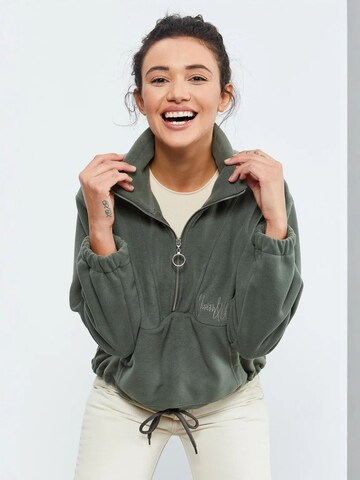 Tommy Life Fleece Jacket in Green: front