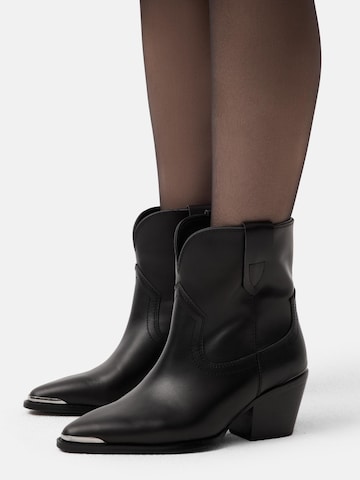 L37 HANDMADE SHOES Ankle Boots in Schwarz