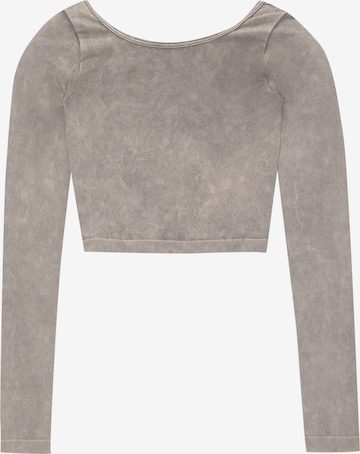 Pull&Bear Shirt in Grey: front