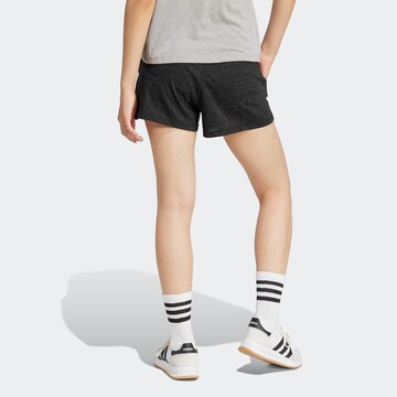 ADIDAS SPORTSWEAR Loosefit Sportshorts in Schwarz