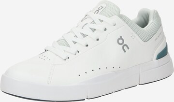 Sneaker bassa 'The Roger Advantage' di On in bianco: frontale