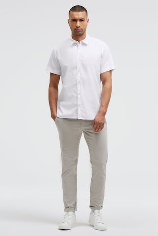 CMPD Slim fit Button Up Shirt in White