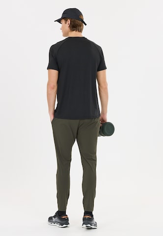 Virtus Tapered Hose 'Alonso V2' in Grün