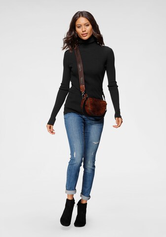 LAURA SCOTT Sweater in Black