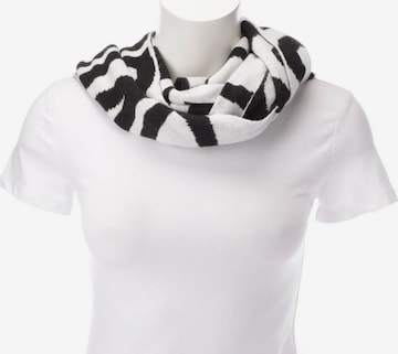 Rich & Royal Scarf & Wrap in One size in Black: front