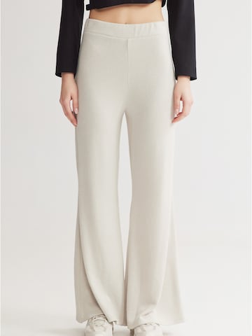 évasé Pantalon 'Frosty' 4TAILORS en blanc : devant