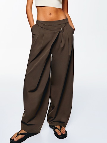 Bershka Baggy Hose in Braun: Vorderseite