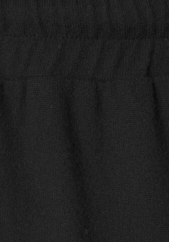 LASCANA - Tapered Calças em preto