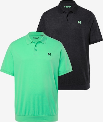 Men Plus Shirt in Green: front