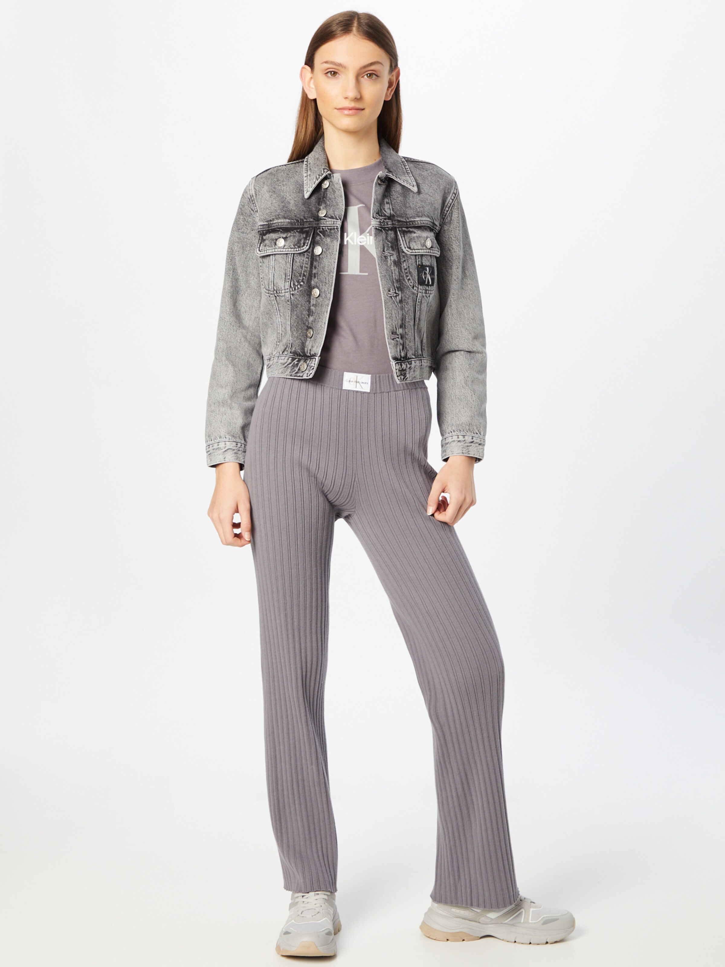 Frauen Shirts & Tops Calvin Klein Jeans T-Shirt in Grau, Taupe - CG22007 Frauen Shirts & Tops Calvin Klein Jeans T-Shirt in Grau, Taupe - CG22007