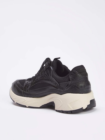 Trendyol Sneaker in Schwarz